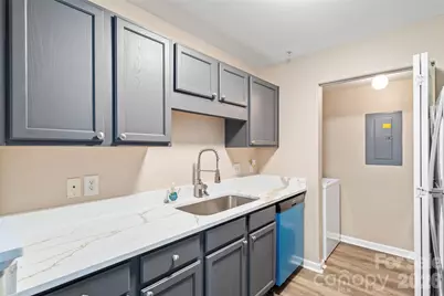 1134 Plaza Walk Drive, Charlotte, NC 28215 - Photo 10