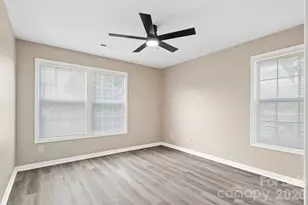 1134 Plaza Walk Dr, Charlotte, NC 28215 - Photo 6