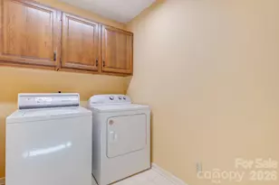 1104 Red Oak Dr, Hendersonville, NC 28791 - Photo 18