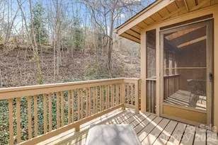 1104 Red Oak Dr, Hendersonville, NC 28791 - Photo 24