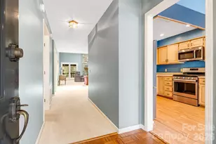 1104 Red Oak Dr, Hendersonville, NC 28791 - Photo 4