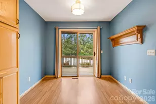 1104 Red Oak Dr, Hendersonville, NC 28791 - Photo 8