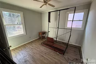 1920 Irma St, Charlotte, NC 28216 - Photo 10