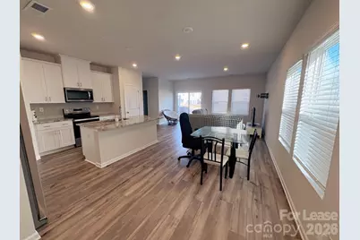 1070 Plumcrest Drive, Charlotte, NC 28216 - Photo 4