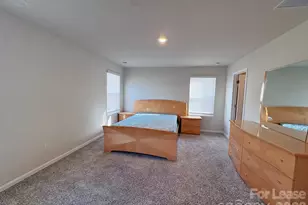 1070 Plumcrest Dr, Charlotte, NC 28216 - Photo 8