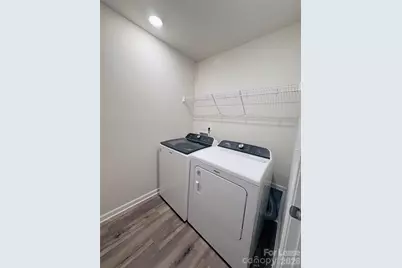 1070 Plumcrest Drive, Charlotte, NC 28216 - Photo 16