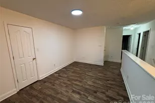 1701 Wilburn Park Ln, Charlotte, NC 28269 - Photo 18