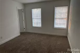 1701 Wilburn Park Ln, Charlotte, NC 28269 - Photo 30