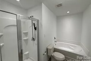 1701 Wilburn Park Ln, Charlotte, NC 28269 - Photo 26