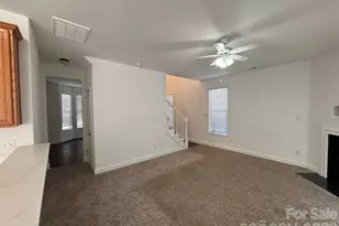 1701 Wilburn Park Ln, Charlotte, NC 28269 - Photo 6