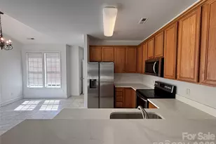 1701 Wilburn Park Ln, Charlotte, NC 28269 - Photo 10