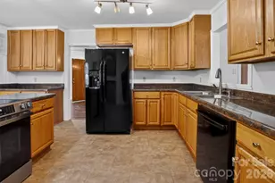 46 Pinecrest Ave, Great Falls, SC 29055 - Photo 16