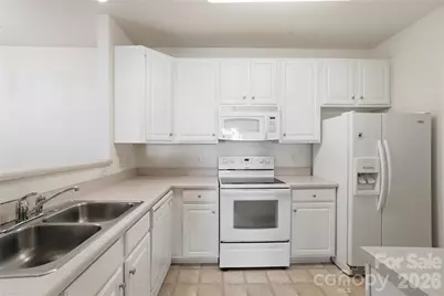 16742 Amberside Road E, Cornelius, NC 28031 - Photo 4