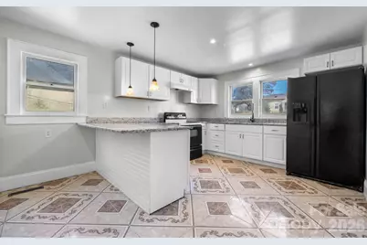 204 22nd Avenue NE, Hickory, NC 28601 - Photo 4