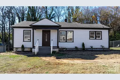 204 22nd Avenue NE, Hickory, NC 28601 - Photo 1