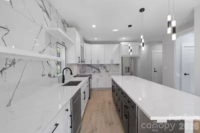 908 30th Avenue Drive NW, Hickory, NC 28601 - Photo 6