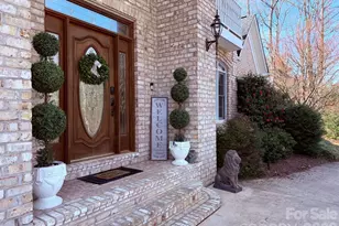 510 SE Stonecroft Ct SE, Lenoir, NC 28645 - Photo 1