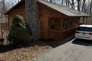 3840 Cherry Grove Dr, Hickory, NC 28602 - Photo 4