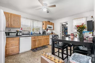 1574 Fred Watson Pl, Lenoir, NC 28645 - Photo 10