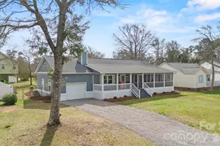 322 NE 57th Street NE, Oak Island, NC 28465 - Photo 6