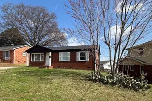 1410 Waddell St, Charlotte, NC 28216 - Photo 2