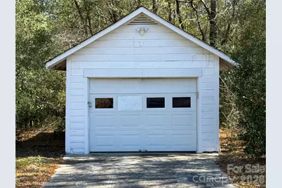 509 E Hilton Street, Kershaw, SC 29067 - Photo 2