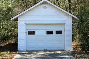 509 E Hilton St, Kershaw, SC 29067 - Photo 2