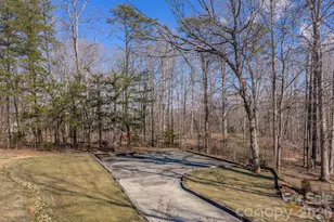 3975 Plantation Dr, Morganton, NC 28655 - Photo 10