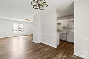 6041 Crape Myrtle Ln, Charlotte, NC 28216 - Photo 12