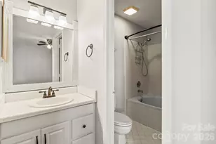 6041 Crape Myrtle Ln, Charlotte, NC 28216 - Photo 24