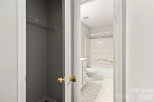 6041 Crape Myrtle Ln, Charlotte, NC 28216 - Photo 30