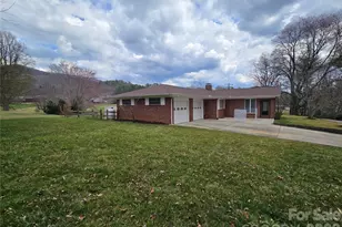 100 Chapel Rd, Black Mountain, NC 28711 - Photo 6