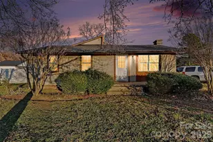 402 Shinnville Rd, Mooresville, NC 28115 - Photo 1