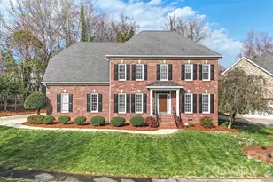 6817 Thornton Oaks Ct, Charlotte, NC 28270 - Photo 2