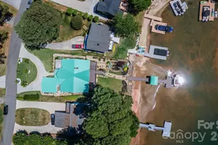 20919 Island Forest Dr, Cornelius, NC 28031 - Photo 6