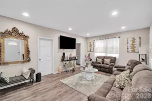 309 S Highland St, Gastonia, NC 28052 - Photo 6