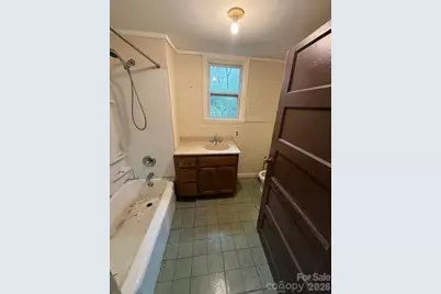 601 S College Street, Dallas, NC 28034 - Photo 8