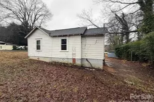 601 S College St, Dallas, NC 28034 - Photo 4