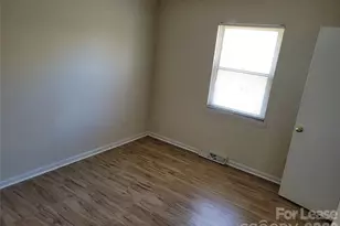 5323 Chestnut Lake Dr, Charlotte, NC 28227 - Photo 10