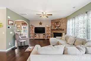 137 Falls Cove Dr, Troutman, NC 28166 - Photo 14