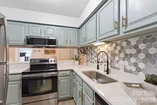 1612 Sharon Rd W, Charlotte, NC 28210 - Photo 10