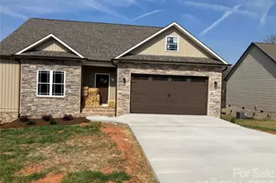 4952 Southview Dr, Hickory, NC 28602 - Photo 1
