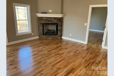 4952 Southview Drive, Hickory, NC 28602 - Photo 4