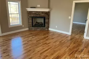 4952 Southview Dr, Hickory, NC 28602 - Photo 4