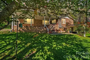 913 Dorothy St, Hendersonville, NC 28791 - Photo 18