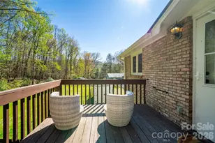 913 Dorothy St, Hendersonville, NC 28791 - Photo 1