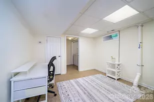 913 Dorothy St, Hendersonville, NC 28791 - Photo 24