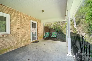 913 Dorothy St, Hendersonville, NC 28791 - Photo 22