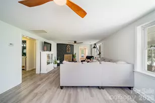 913 Dorothy St, Hendersonville, NC 28791 - Photo 6