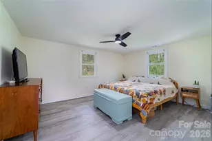 913 Dorothy St, Hendersonville, NC 28791 - Photo 10